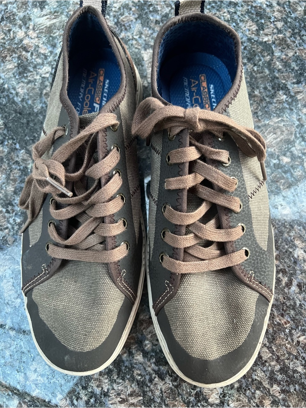Skechers Men’s Brown Canvas Low-Top Lace-Up Sneakers